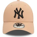 beige-bojd-keps-med-svart-logotyp-39thirty-league-essential-new-york-yankees-mlb-fran-new-era