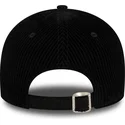 svart-justerbar-bojd-keps-for-kvinnor-med-beige-logotyp-9forty-cord-av-new-york-yankees-mlb-fran-new-era