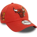 chicago-bulls-nba-new-era-9forty-justerbar-orange-kurvkeps-med-blomikon