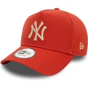 gorra-curva-naranja-snapback-con-logo-beige-9forty-e-frame-league-essential-de-new-york-yankees-mlb-de-new-era