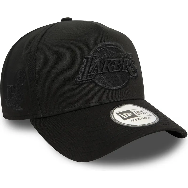 svart-bojd-skarm-snapback-keps-med-svart-logotyp-9forty-e-frame-monochrome-fran-los-angeles-lakers-nba-av-new-era