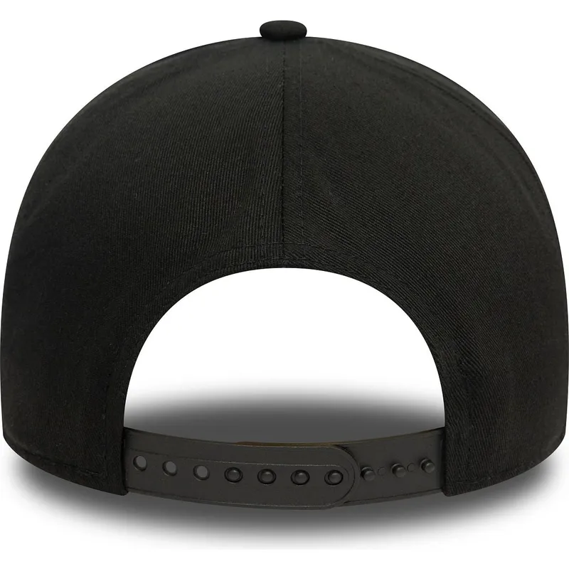 svart-bojd-skarm-snapback-keps-med-svart-logotyp-9forty-e-frame-monochrome-fran-los-angeles-lakers-nba-av-new-era