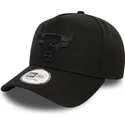 chicago-bulls-nba-new-era-9forty-e-frame-monochrome-svart-bojd-skarm-snapback-keps-med-svart-logotyp