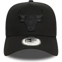 chicago-bulls-nba-new-era-9forty-e-frame-monochrome-svart-bojd-skarm-snapback-keps-med-svart-logotyp