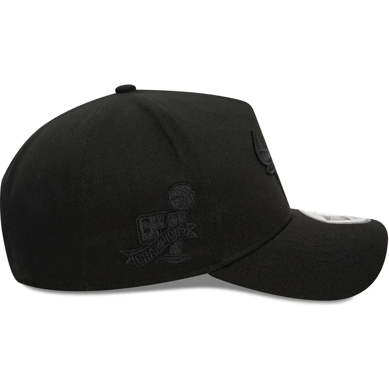chicago-bulls-nba-new-era-9forty-e-frame-monochrome-svart-bojd-skarm-snapback-keps-med-svart-logotyp