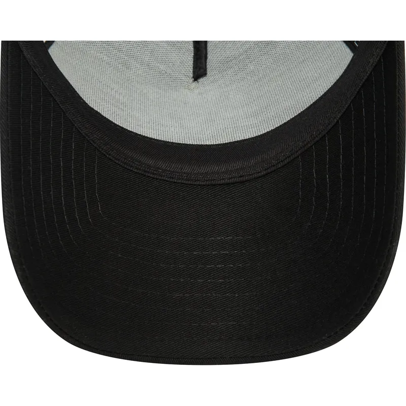 new-york-yankees-mlb-9forty-e-frame-monochrome-svart-snapback-keps-med-bojd-skarm-och-svart-logotyp-fran-new-era