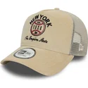 beige-truckerkeps-9forty-a-frame-cord-graphic-new-york-states-and-countries-fran-new-era