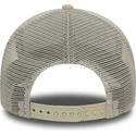 beige-truckerkeps-9forty-a-frame-cord-graphic-new-york-states-and-countries-fran-new-era