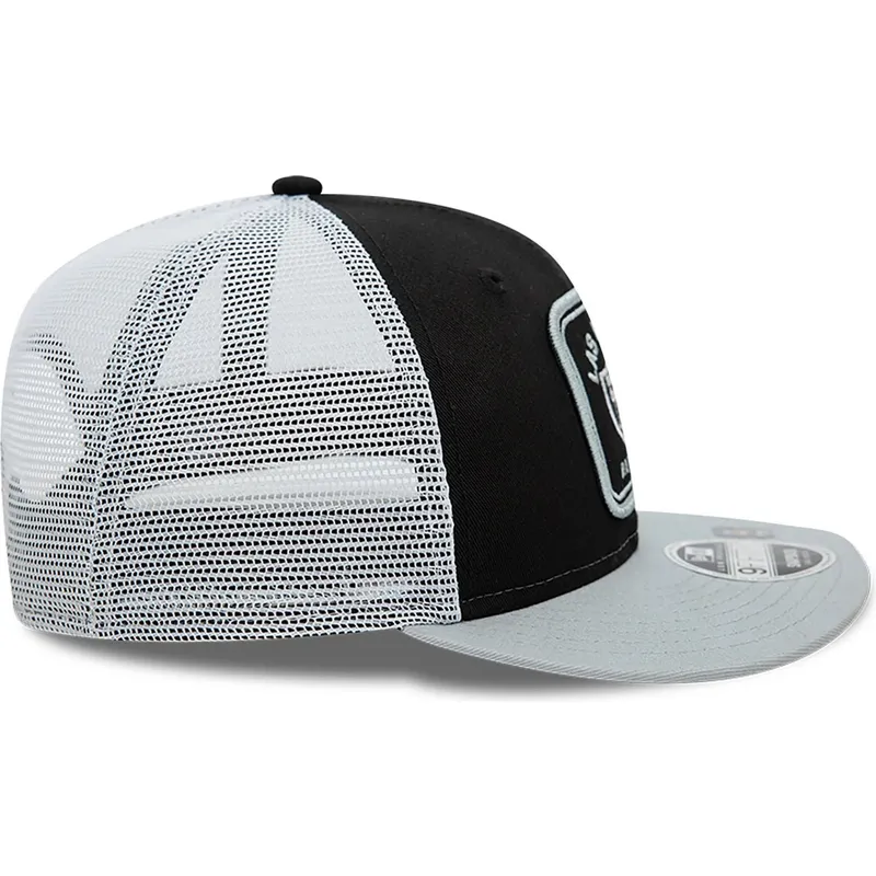 las-vegas-raiders-nfl-9fifty-low-profile-patch-svart-och-gra-truckerkeps-fran-new-era