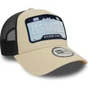 beige-och-svart-a-frame-license-plate-los-angeles-stader-och-strander-truckerkeps-fran-new-era