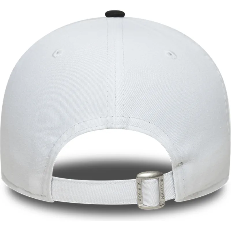 vit-justerbar-kurvad-keps-9forty-core-fran-pio-fc-kings-league-av-new-era