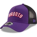 gorra-trucker-violeta-y-negra-a-frame-classic-de-toronto-raptors-nba-de-new-era