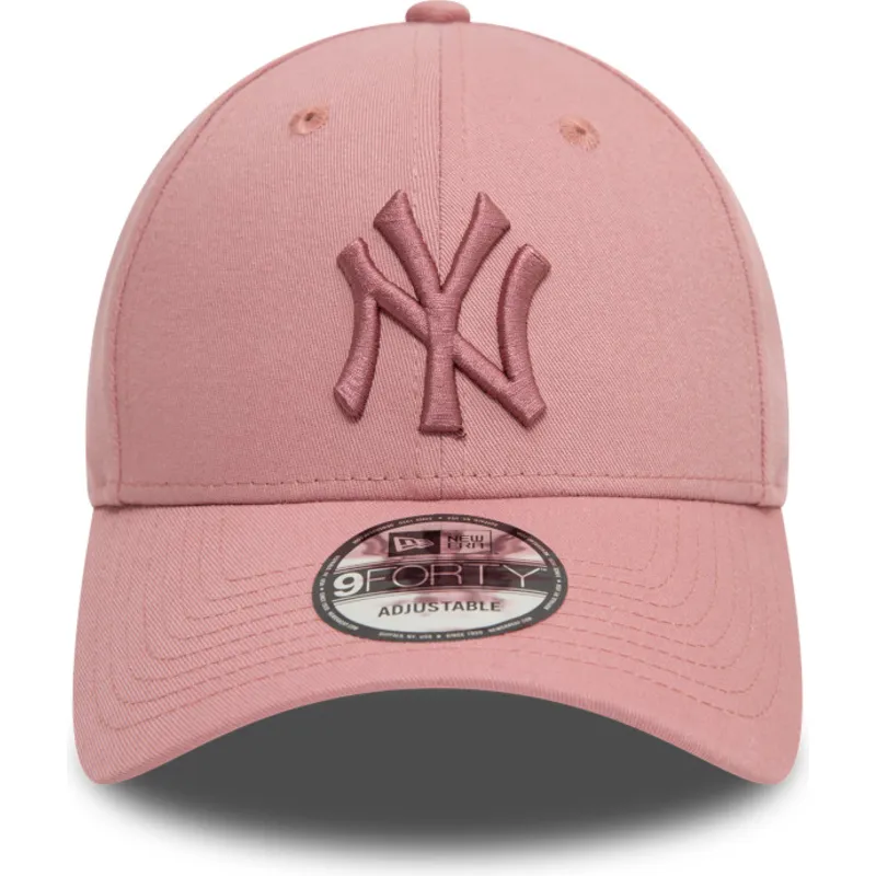 rosa-justerbar-keps-med-bojd-skarm-och-rosa-logotyp-9forty-league-essential-fran-new-york-yankees-mlb-av-new-era