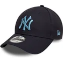 marinbla-bojd-justerbar-keps-med-bla-logotyp-9forty-league-essential-fran-new-york-yankees-mlb-av-new-era