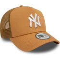 ljusbrun-9forty-a-frame-league-essential-truckerkeps-new-york-yankees-mlb-fran-new-era