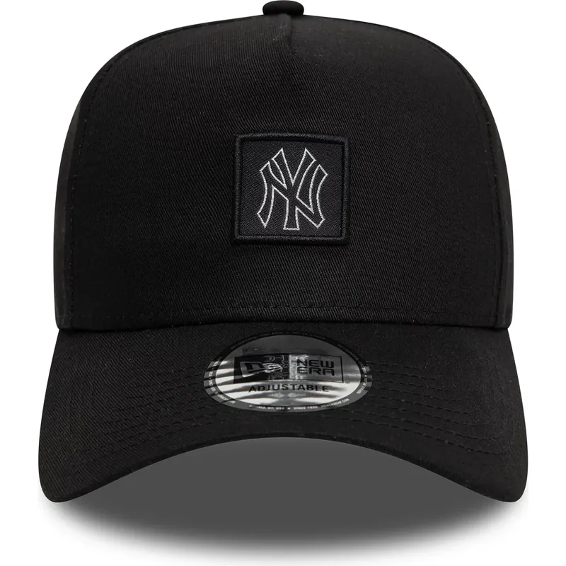 svart-kurvad-snapback-keps-9forty-a-frame-metallic-patch-fran-new-york-yankees-mlb-av-new-era