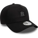 svart-kurvad-snapback-keps-9forty-a-frame-metallic-patch-fran-new-york-yankees-mlb-av-new-era
