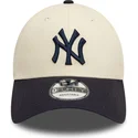 new-york-yankees-mlb-new-era-9forty-colour-block-justerbar-beige-och-marinbla-bojd-keps