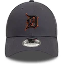 gra-justerbar-kurvad-keps-med-orange-logotyp-9forty-side-patch-fran-detroit-tigers-mlb-av-new-era