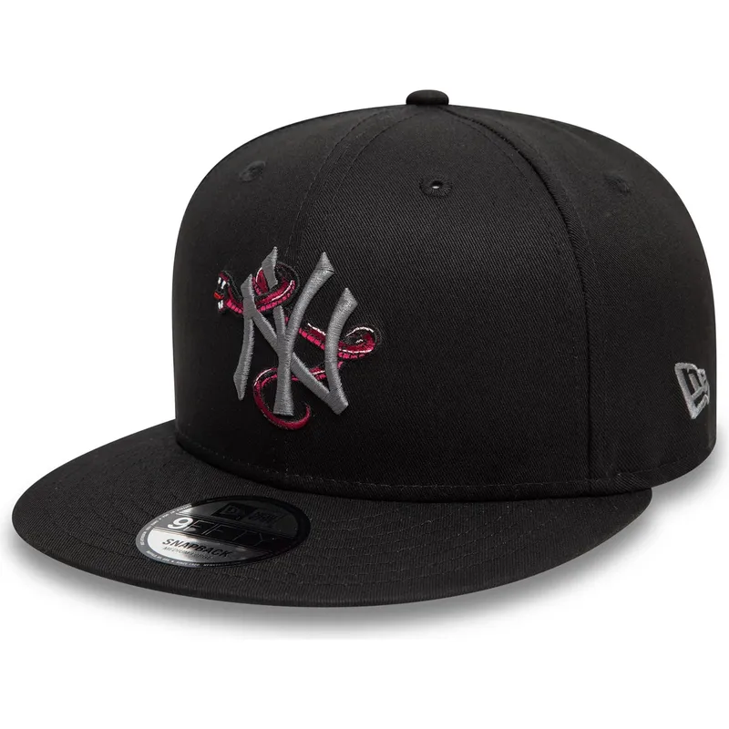 svart-platt-snapback-keps-med-gra-logotyp-9fifty-icon-fran-new-york-yankees-mlb-snake-av-new-era