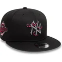 svart-platt-snapback-keps-med-gra-logotyp-9fifty-icon-fran-new-york-yankees-mlb-snake-av-new-era