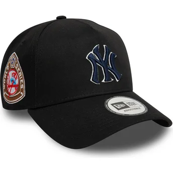 Svart snapback med böjd skärm och marinblått logotyp 9FORTY A Frame World Series Patch från New York Yankees MLB av New Era