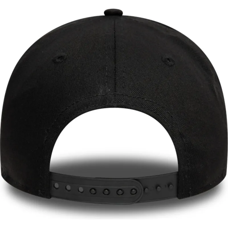 svart-kurvad-snapback-keps-med-marinbla-logotyp-9forty-a-frame-world-series-patch-fran-new-york-yankees-mlb-av-new-era