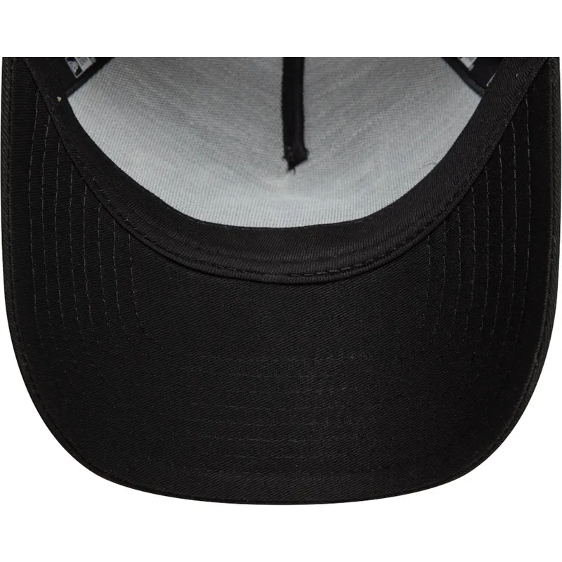 svart-kurvad-snapback-keps-med-marinbla-logotyp-9forty-a-frame-world-series-patch-fran-new-york-yankees-mlb-av-new-era