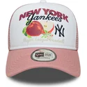 gorra-trucker-blanca-y-rosa-9forty-a-frame-fruit-graphic-de-new-york-yankees-mlb-de-new-era