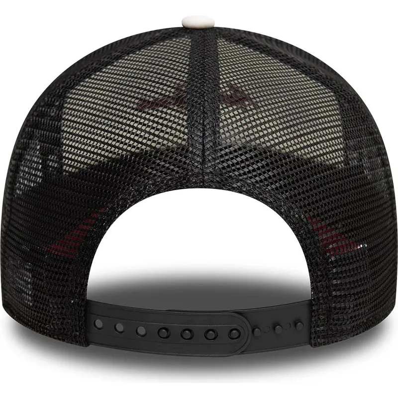 flerfargad-trucker-keps-9forty-a-frame-tom-och-jerry-looney-tunes-fran-new-era