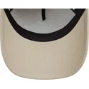 beige-och-svart-truckerkeps-9forty-a-frame-outdoor-patch-fran-new-era