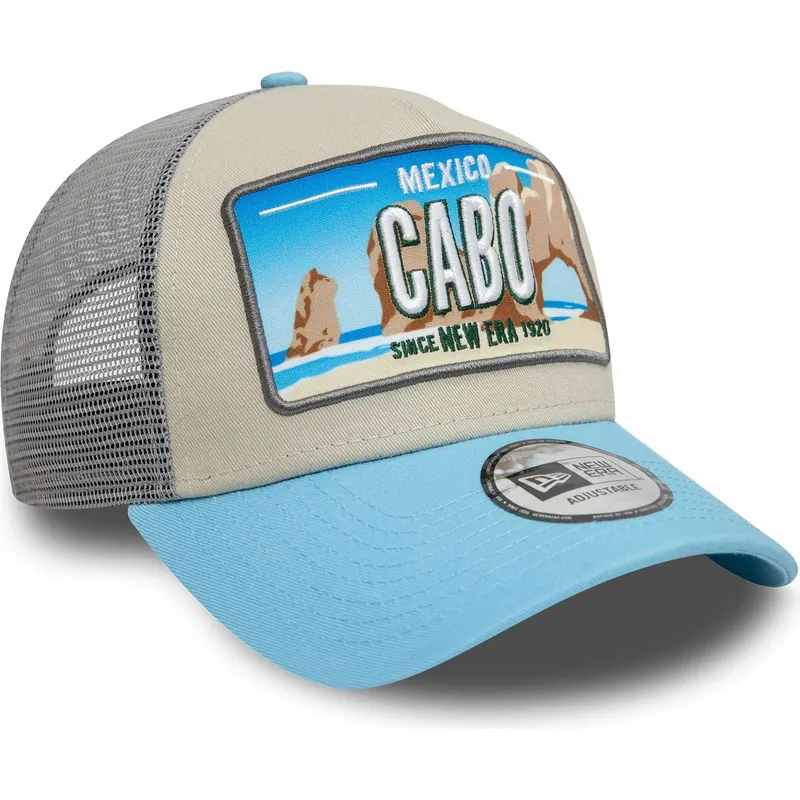 beige-och-bla-trucker-keps-9forty-a-frame-license-plate-fran-cabo-stader-och-strander-fran-new-era