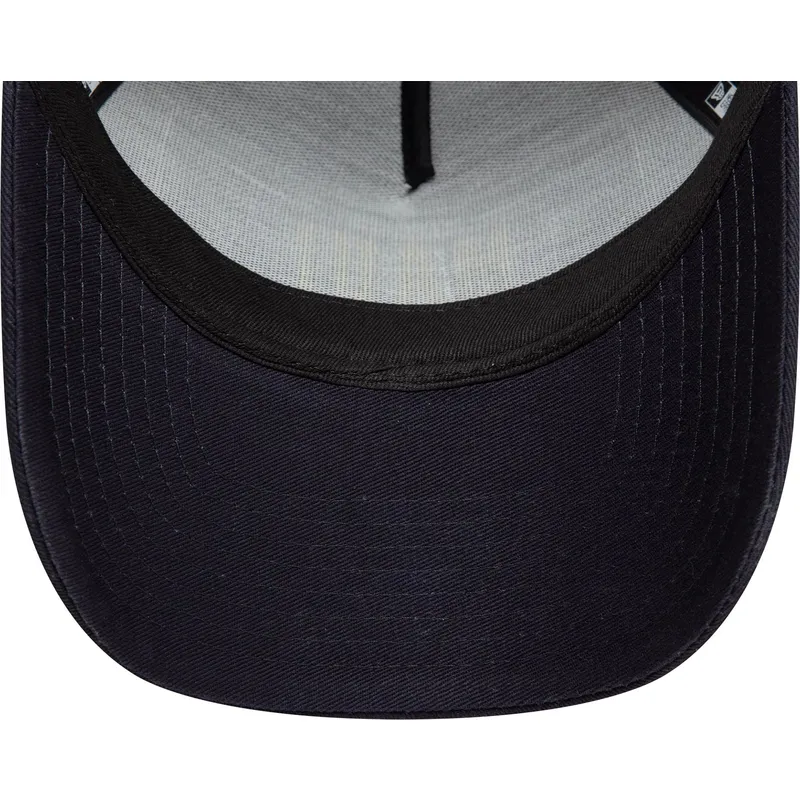 morkbla-trucker-keps-9forty-a-frame-license-plate-fran-maui-stader-och-strander-fran-new-era