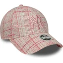 rosa-justerbar-kurvad-keps-for-kvinnor-med-rosa-logotyp-9forty-tweed-av-new-york-yankees-mlb-fran-new-era