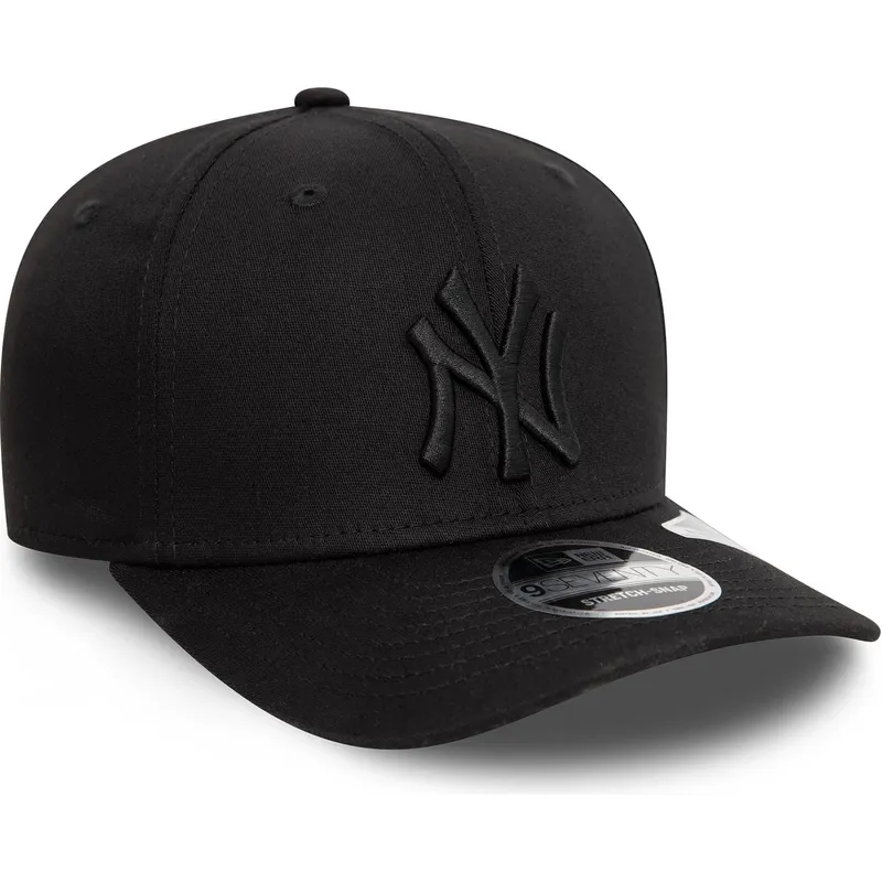 svart-bojd-keps-snapback-med-svart-logotyp-9seventy-stretch-snap-fran-new-york-yankees-mlb-av-new-era
