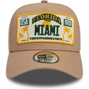 ljusbrun-bojd-skarm-snapback-9forty-a-frame-license-plate-miami-stader-och-strander-fran-new-era