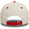 justerbar-vit-och-rod-bojd-keps-9twenty-contrast-visor-av-manchester-united-football-club-premier-league-fran-new-era