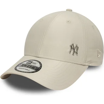 Justerbar beige 9FORTY Flawless keps från New York Yankees MLB av New Era