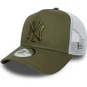 gorra-trucker-verde-y-blanca-con-logo-verde-a-frame-league-essential-de-new-york-yankees-mlb-de-new-era