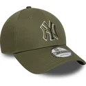 gron-bojd-justerbar-keps-med-gront-9forty-outline-logotyp-fran-new-york-yankees-mlb-av-new-era
