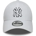 vit-justerbar-kurvad-keps-9forty-outline-fran-new-york-yankees-mlb-av-new-era