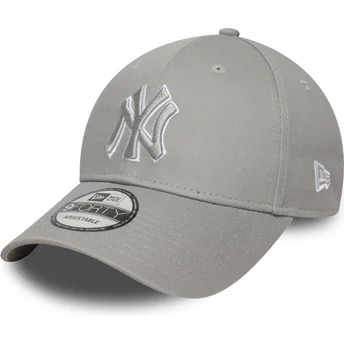 Justerbar grå 9FORTY Outline-keps från New York Yankees...