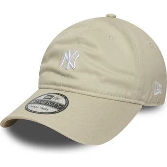 Justerbar Beige 9TWENTY Mini Logo kurvad keps från New York Yankees MLB av New Era