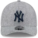 gra-bojd-snapback-keps-med-marinbla-logotyp-9forty-m-crown-a-frame-cotton-weave-av-new-york-yankees-mlb-fran-new-era