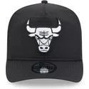 gorra-curva-negra-ajustable-golfer-everyday-nylon-de-chicago-bulls-nba-de-new-era