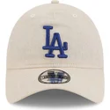 beige-justerbar-bojd-keps-med-bla-logotyp-9twenty-linen-spring-training-fan-pack-2025-fran-los-angeles-dodgers-mlb-fran-new-era
