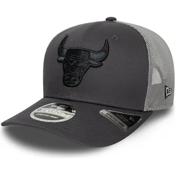 Chicago Bulls NBA 9SEVENTY Stretch Snap grå truckerkeps från New Era