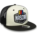 beige-och-svart-platt-truckerkeps-9fifty-classics-logo-fran-nascar-av-new-era
