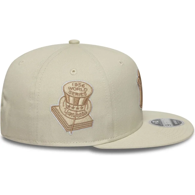beige-platt-keps-snapback-med-beige-logotyp-9fifty-original-fit-world-series-fran-new-york-yankees-mlb-av-new-era
