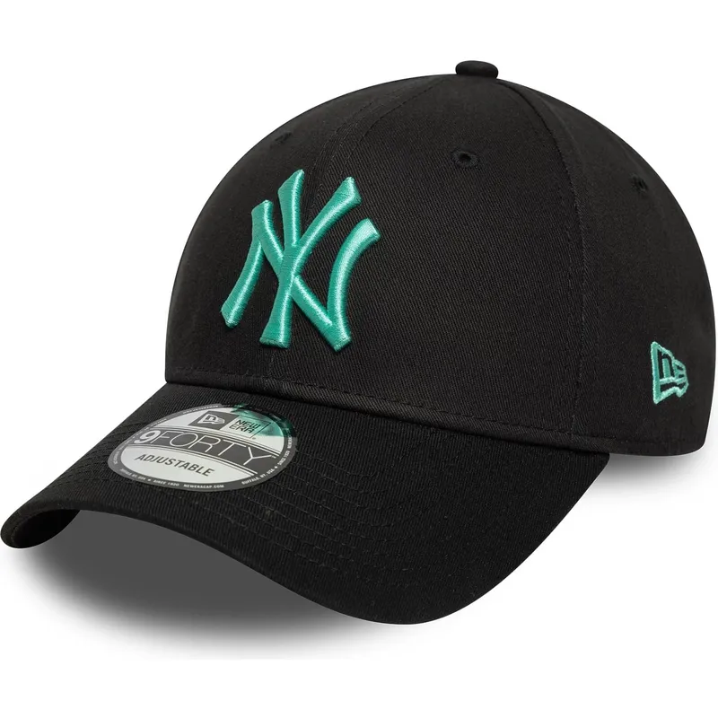 svart-justerbar-kurvad-keps-med-bla-logotyp-9forty-league-essential-fran-new-york-yankees-mlb-av-new-era
